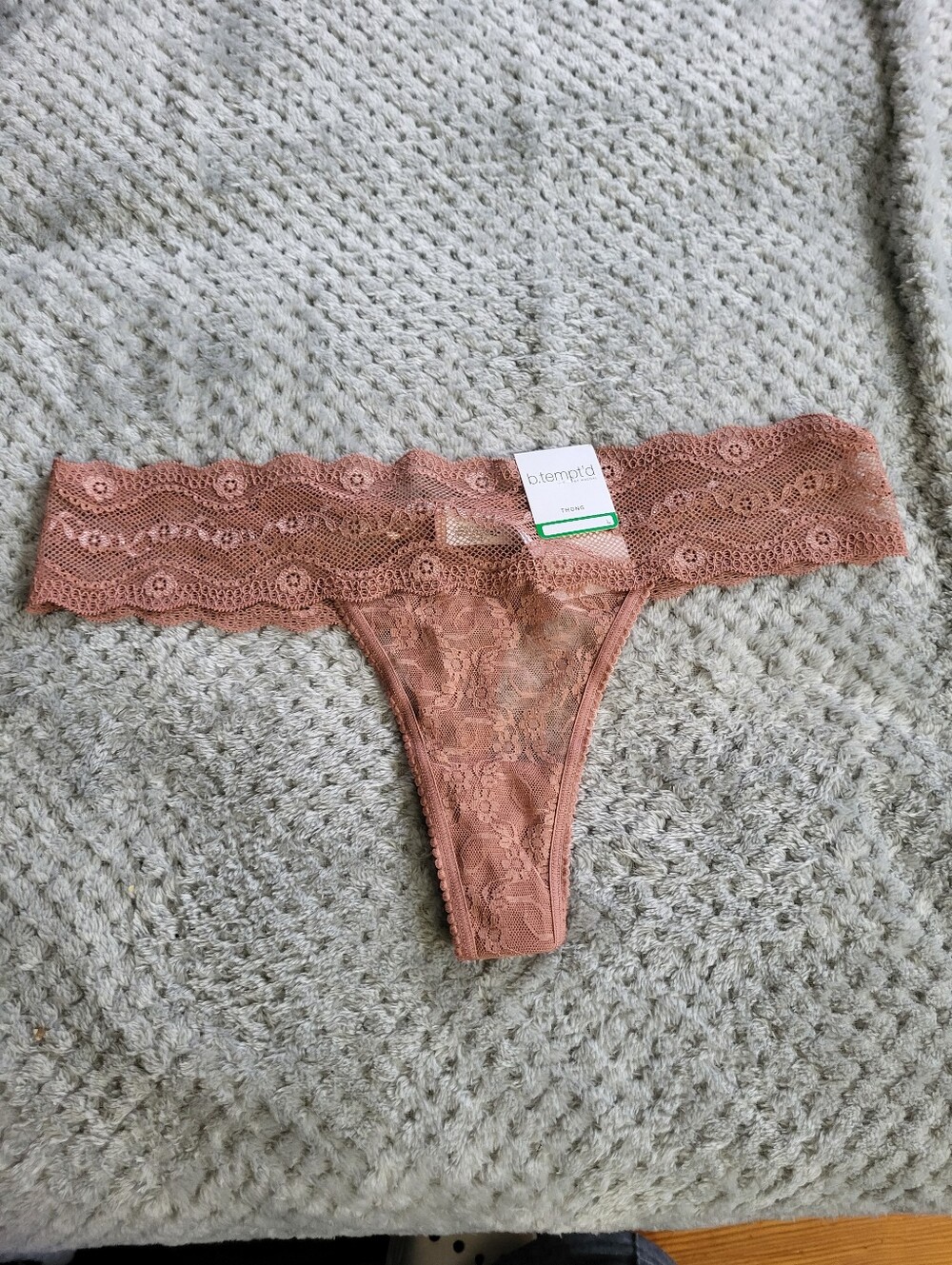 Nwt B.Tempt'd Lace Thong Panty in Dusty Rose Large (7)